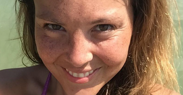 Chriss Mc Millan sorprende con curiosos videos desde su exilio amoroso en Asia - Parte 2