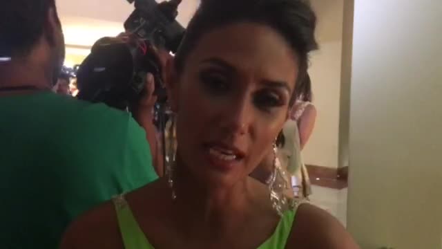 Pamela Díaz enfrenta las críticas al vestido reflectante