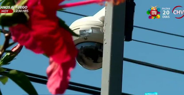 Cámara invade la intimidad de vecinas en Quinta Normal