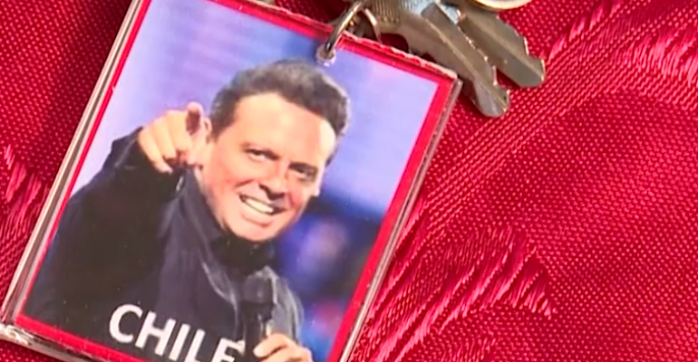 Elizabeth tiene millonaria deuda por su fanatismo por Luis Miguel