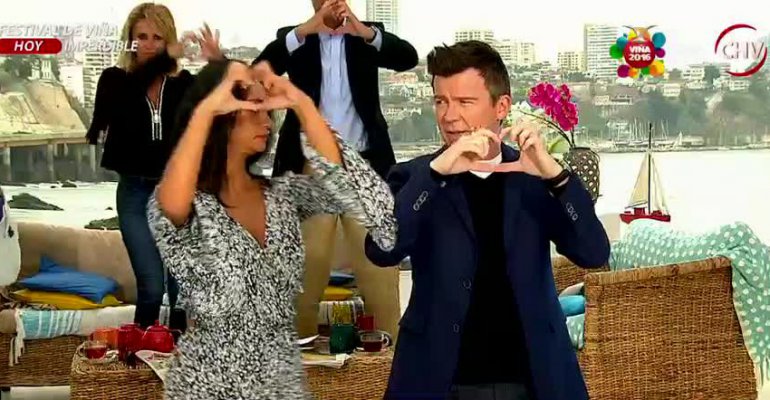 Rick Astley bailó al ritmo de Envidia junto con Pamela Díaz - Parte 2