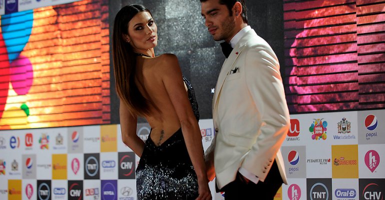 Dayane Mello llegó con su novio italiano a la alfombra roja de la Gala - Parte 1