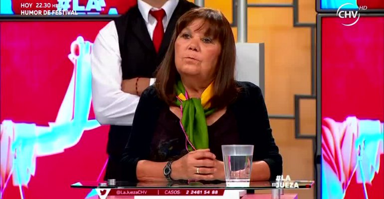 Julia pide a su marido que supere la muerte de su hija y trabaje - Parte 1