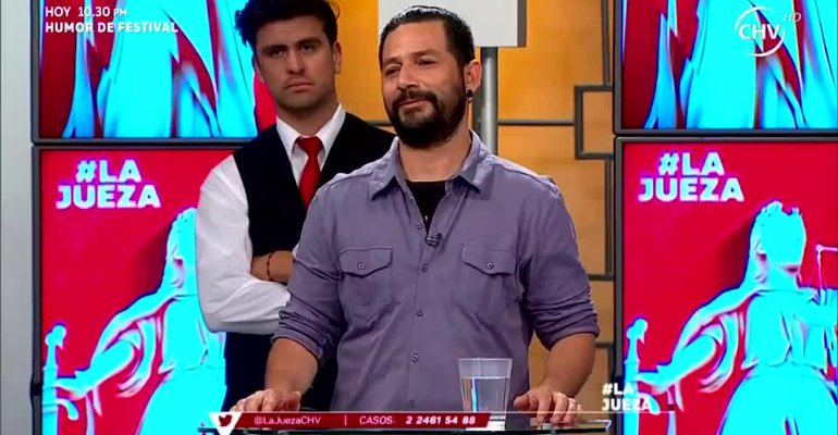 Claudio quiere que su amiga que vive en su casa se vaya de una vez por todas - Parte 2