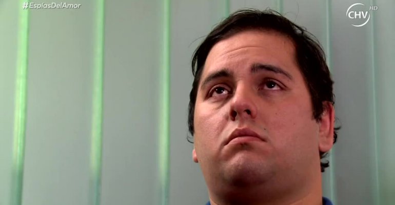 Manuel contactó a su enamorada por videollamada pero ella no lo reconoció