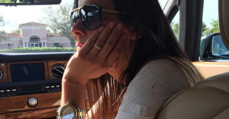 Tonka Tomicic habría usado polera apolillada en New York