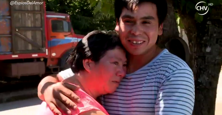 Isabel se reencontró con su hijo tras estar 18 años separados