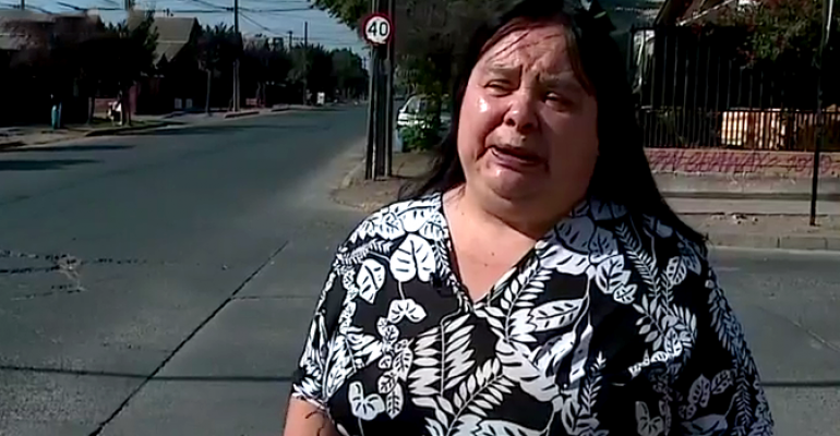 Mujer denuncia discriminación en colectivo por su peso