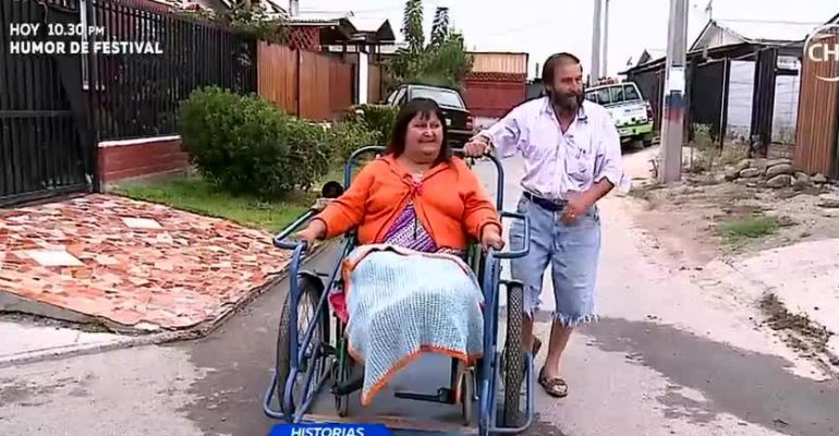 Abuelos viajan kilómetros en triciclo para ir al hospital