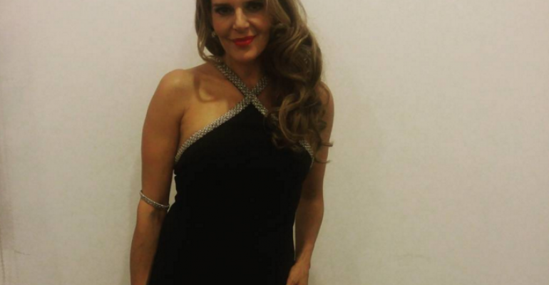 Los llamativos jeans que usó Andrea Hoffmann en evento