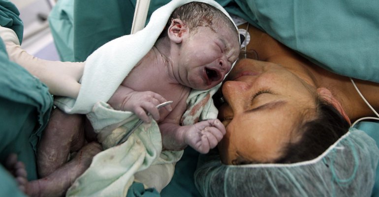 Mujer dio a luz después de 55 días de su muerte