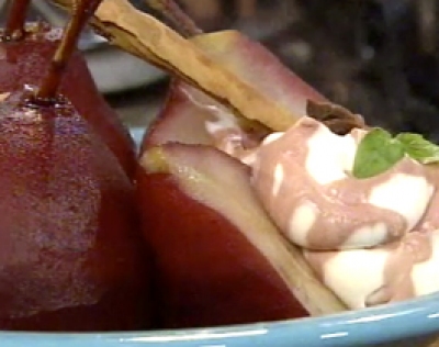Peras al vino tinto con helado