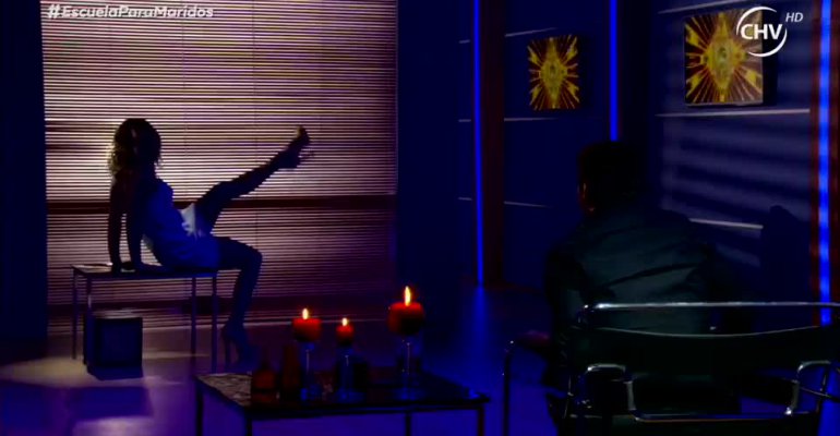 Eva Gómez enseñó a hacer un striptease en Escuela Para Maridos