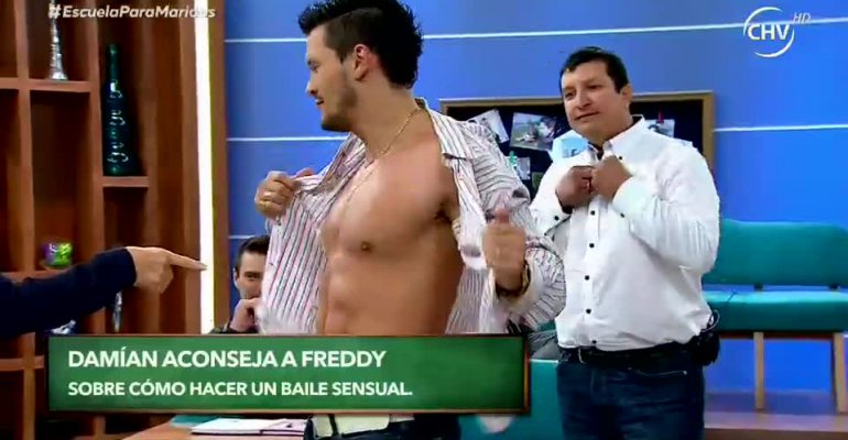 Damián enseñó a Freddy a hacer un baile sensual