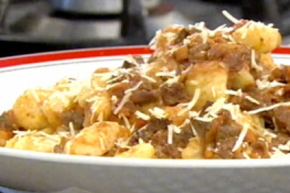 Ñoquis con salsa bolognesa