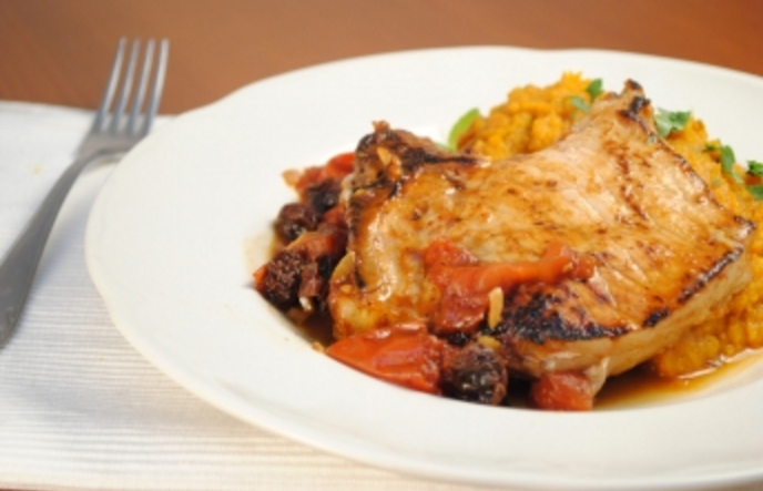 Costillar asado con malicia y puré de zapallo al horno