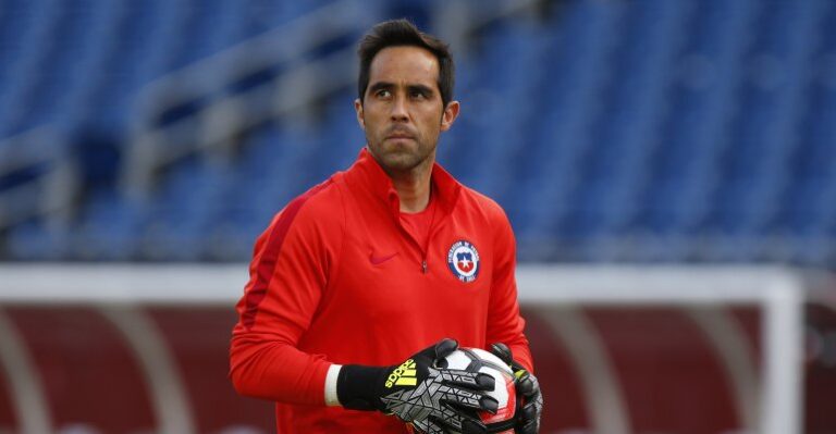 Claudio Bravo y Fuenzalida hablaron en su llegada a Chile - Parte 2