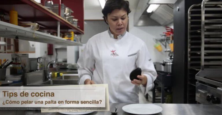 ¿Cómo pelar una palta de forma sencilla?