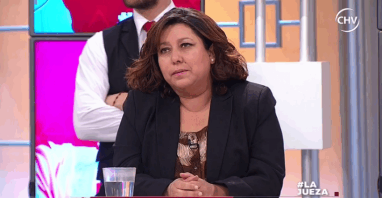 Susana pide los cuidados personales de su nuera de 14 años - Parte 1