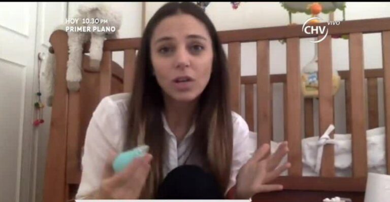 Mamás primerizas molestas por columna de The Clinic