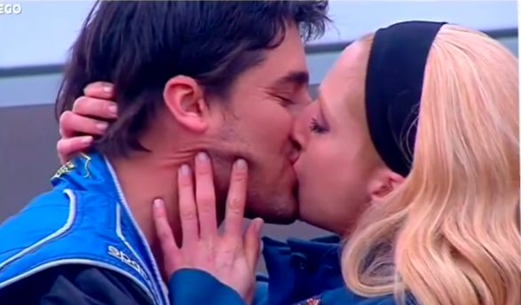 Director de teleseries pidió besos reales a sus actores