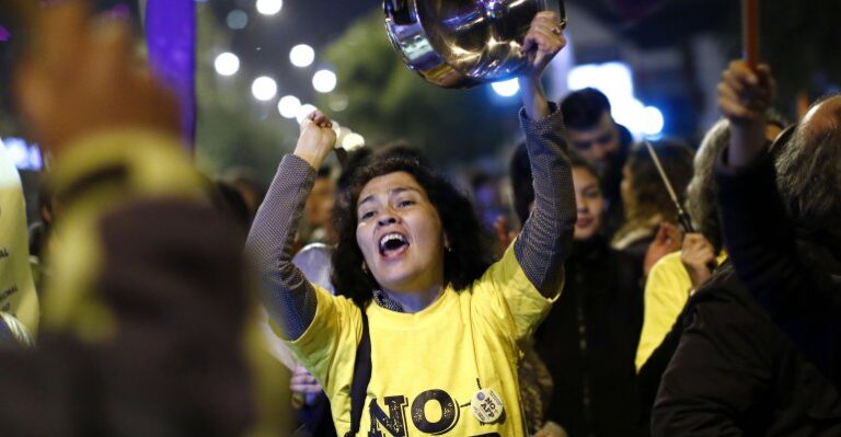 Así se vivió el cacerolazo contra las AFP