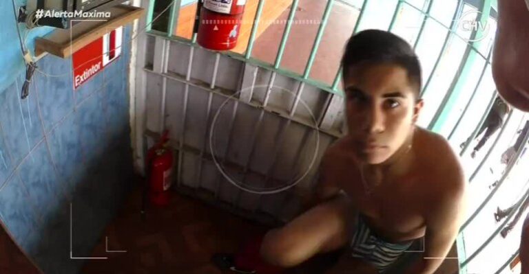 Hasta las últimas: Recluso negó celular escondido en su ropa interior