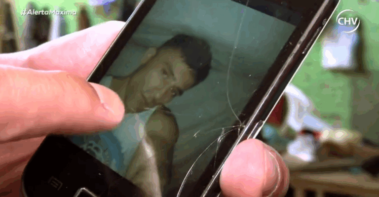 Internos se delatan con selfies en teléfonos celulares allanados - Parte 1