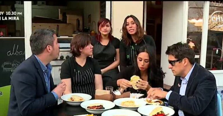 En las picadas de la Fiera : Pamela invitó a comer arepas