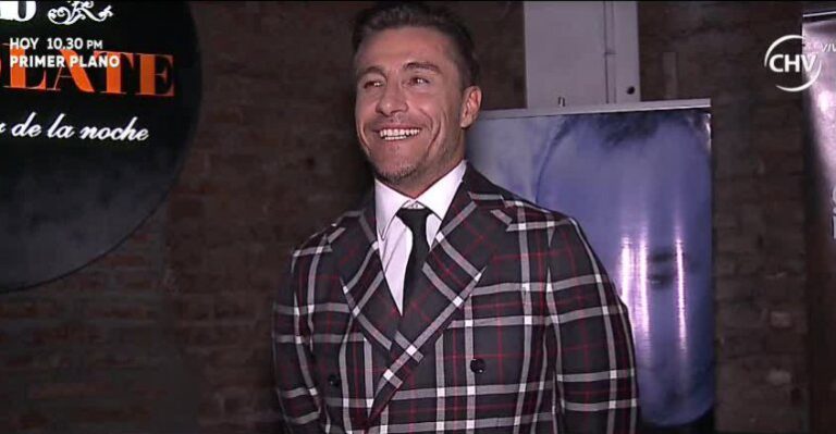 Fernando Solabarrieta impactó con chaqueta en un concierto