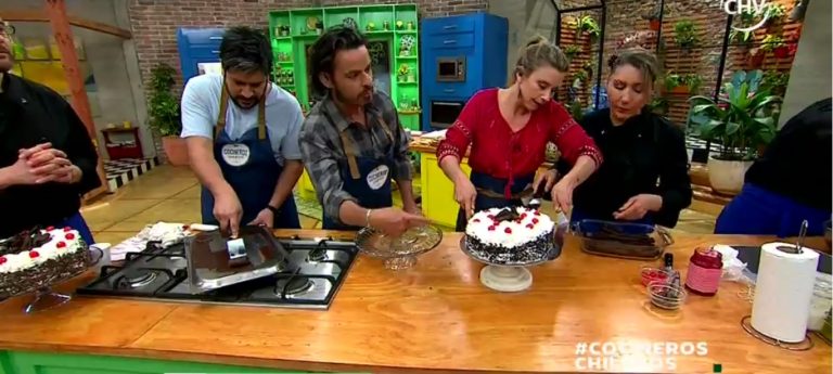 Carola Correa nos sorprendió con una torta de Selva Negra - Parte 3