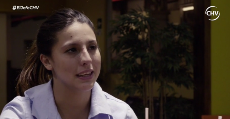 Escarlett emocionó a la Jefa con su historia de vida