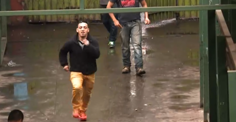 Reo robó 10 mil pesos a otro interno y luego lo increpó