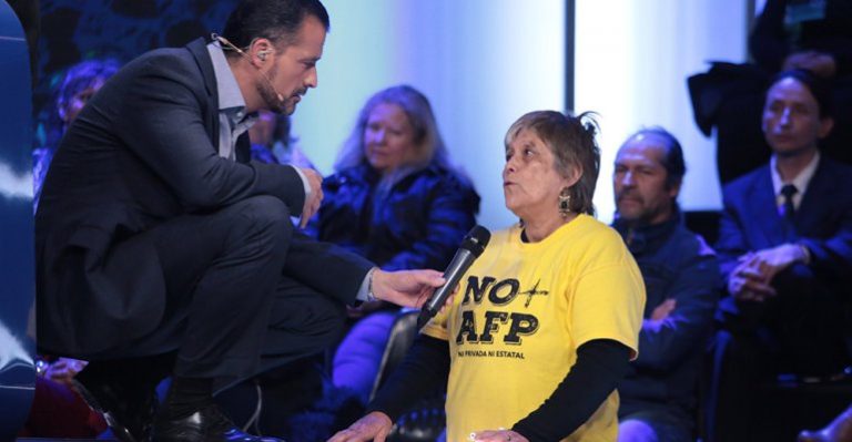 Mujer contra AFP tuvo tenso debate con gerente de asociación de fondos de pensiones