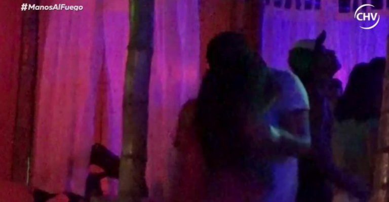 Moisés le rompió el corazón a Nicole tras besar a la modelo de Manos Al Fuego