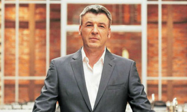 Nakasone defendió al chef francés Yann Yvin