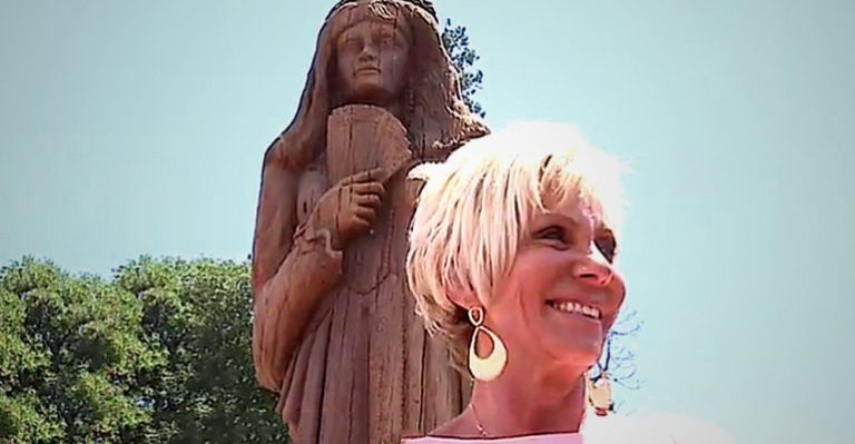 Raquel Argandoña inauguró polémica estatua de La Quintrala