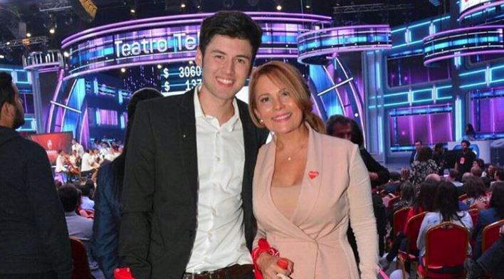 Cathy Barriga fue elegida como la mejor vestida de la semana