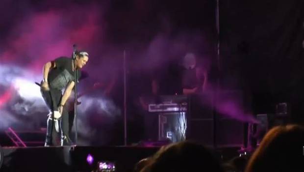 Carlos Vives sufrió fuerte caída en concierto en Bolivia