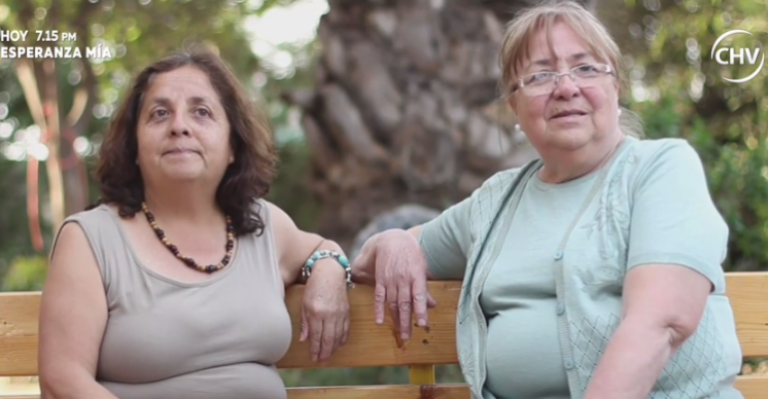 Eva y Marta pidieron ayuda para postular a recursos que mejoren su condominio