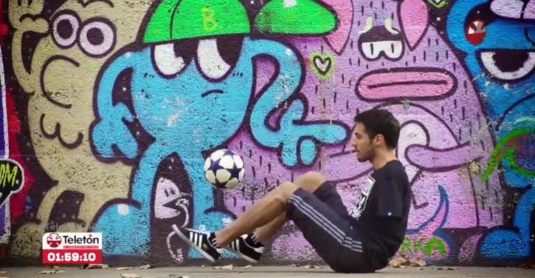 Conoce la historia de Juan Aguiló: El joven que se superó con el fútbol freestyle