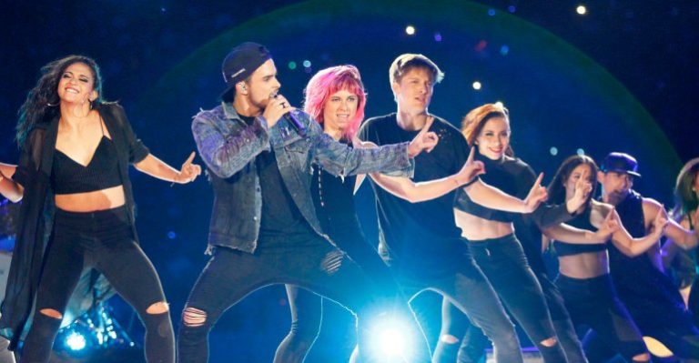 Augusto Schuster presentó su último single en el Estadio Nacional