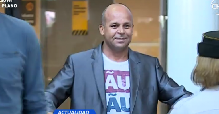 El vidente Carlinhos regresó a Chile tras terremoto