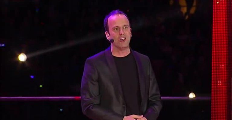 Kramer sacó carcajadas con imitación de Rafael Garay en cierre de Teletón