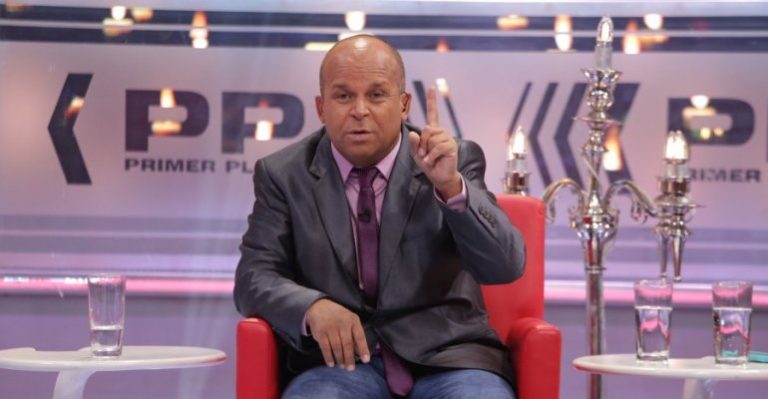 Carlinhos vidente realizó predicciones para Chile en el 2017