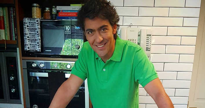 Carpentier recibió burlas por usar chalas con calcetines