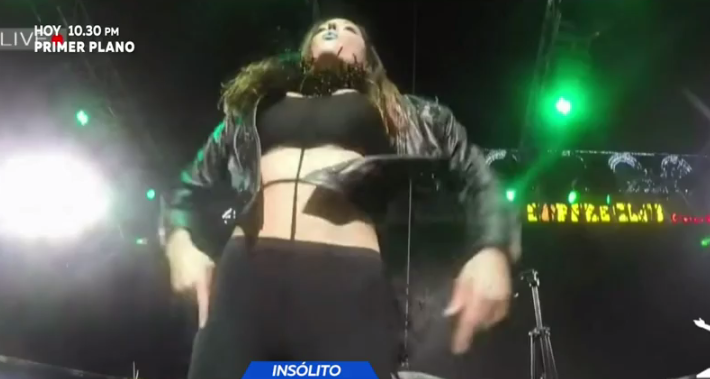 DJ sufrió percance con ropa interior en medio de show