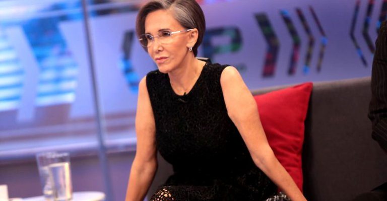 Florinda Meza leyó carta que aclara rumores de quiebra