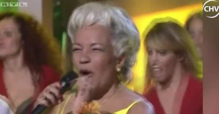 Reina de la Lambada apareció muerta en su auto