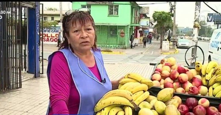 Ancianos jubilan pero siguen trabajando por bajas pensiones